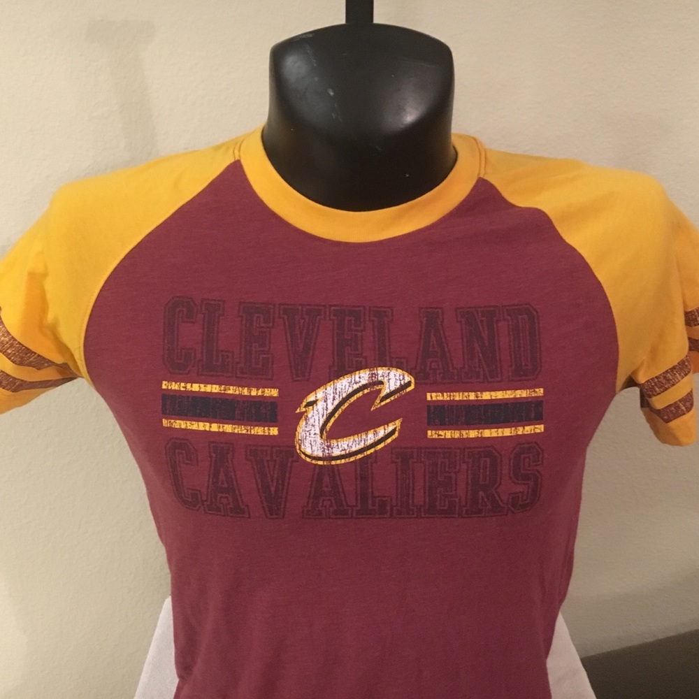 Youth Colosseum NBA Cleveland Cavaliers T-Shirt